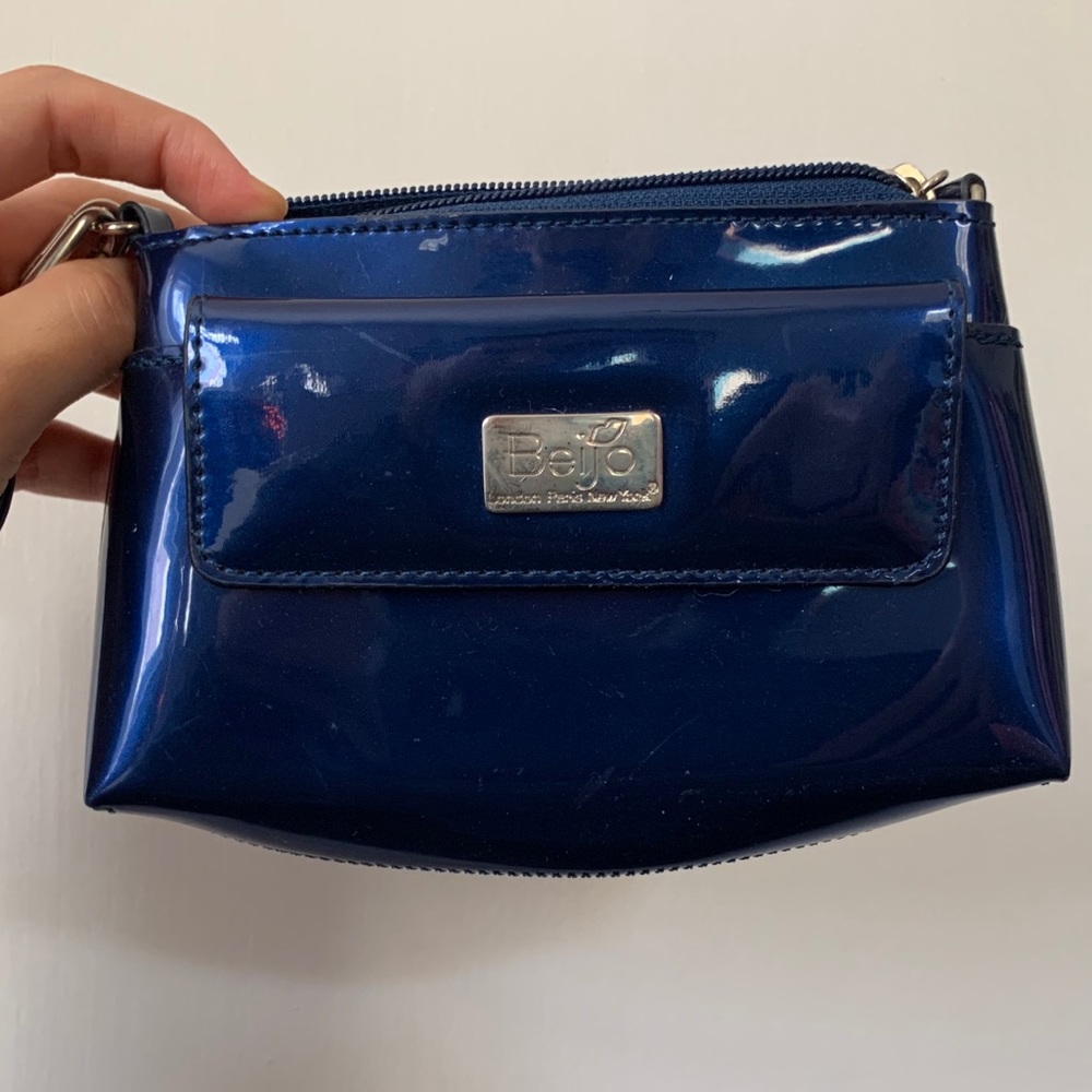 Beijo Wrist Purse